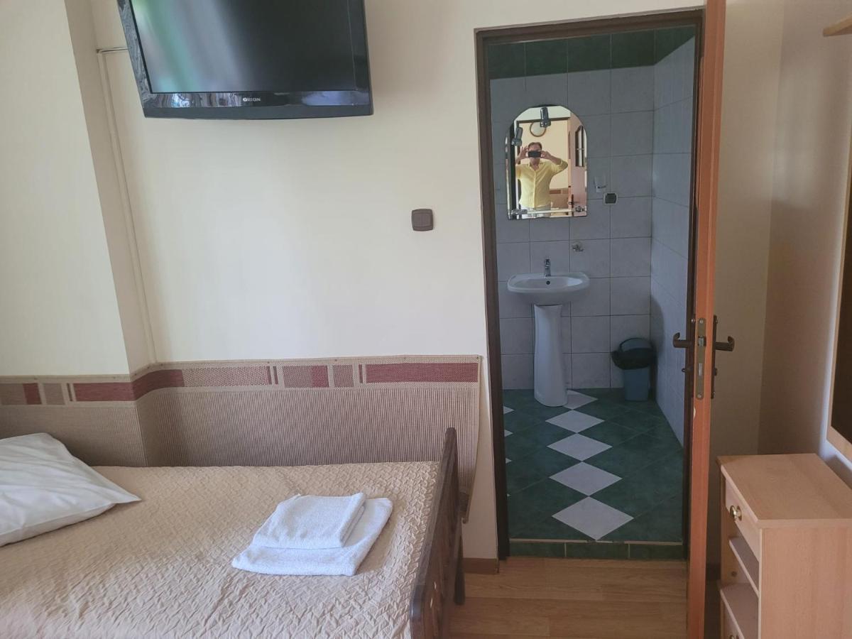 Albert Turystyczne Uslugi Hotelarskie 华沙 客房 照片